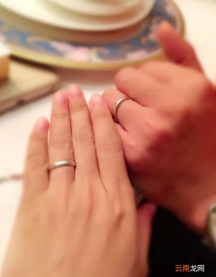 央视主持人杨柳大变样 央视主持人杨柳