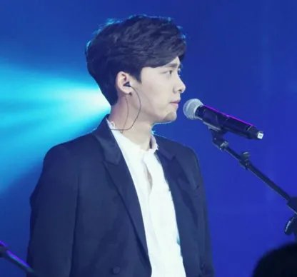 老炮儿演唱会李易峰倾情演唱 独有方式致敬乐坛老炮儿