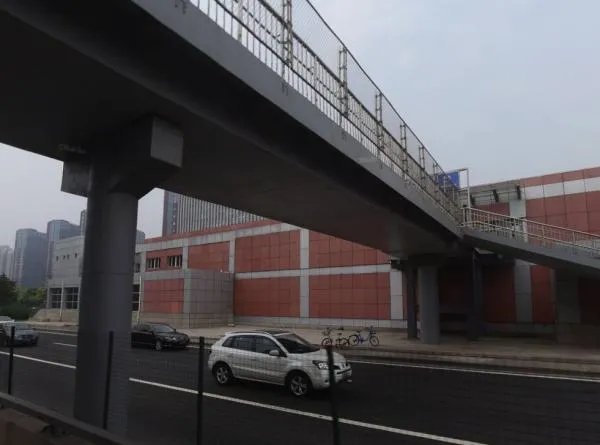 芍药居地铁站出口