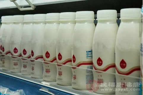 全脂牛奶和脱脂牛奶有什么区别