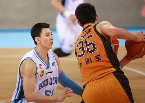 北京队违体犯规数联盟第一,如何评价北京队的球队风格?