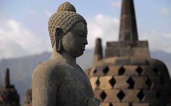 前世五百次的回眸是啥意思？