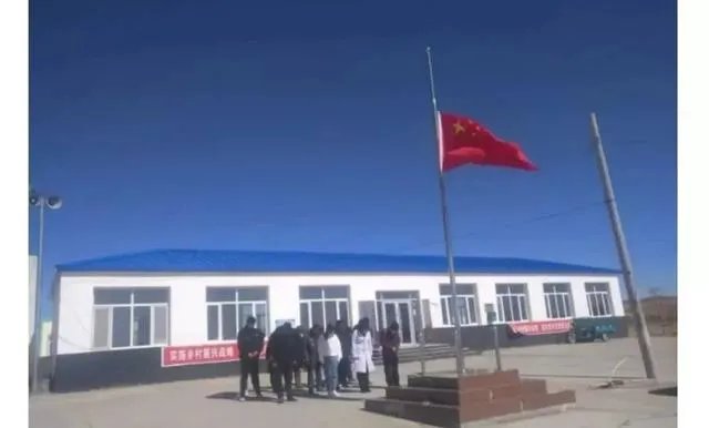 建议为袁隆平院士逝世降半旗志哀？