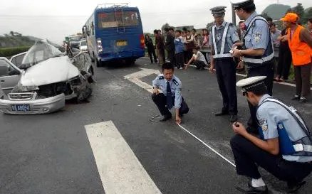 江苏23岁民警突遭车祸牺牲,事故发生时的具体情况是怎样的?