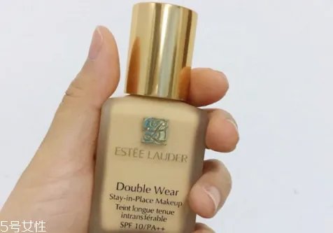 雅诗兰黛粉底液色号怎么选 雅诗兰黛粉底液使用测评