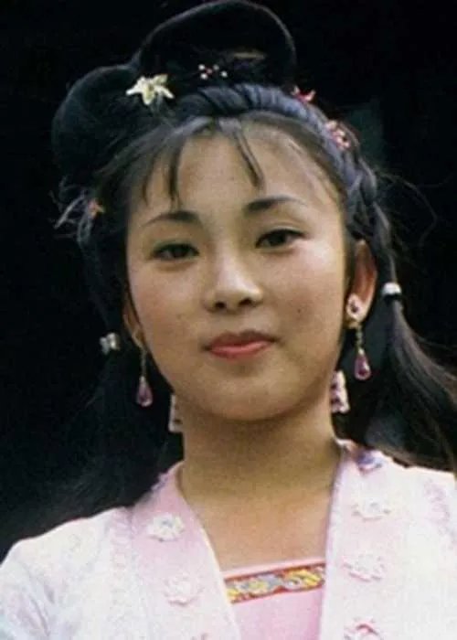 黄秋燕写真照片？