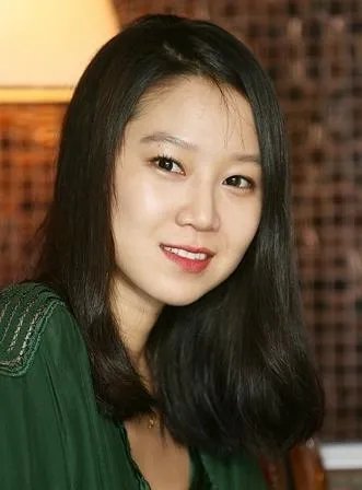 孔孝真整容前后图片对比   鼻子整的尤为明显