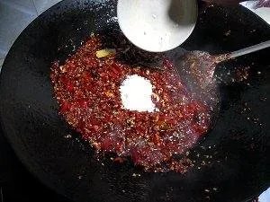 重庆火锅底料的做法是怎样的？
