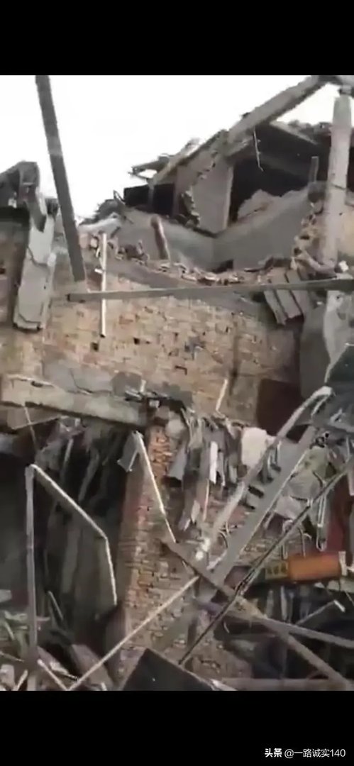 如何理解交警称温岭槽罐车爆炸系单车事故？未与任何车辆接触的情况下，槽罐车为什么会发生爆炸？