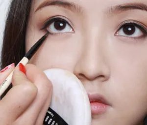 怎样变身昕薇圣诞妆容