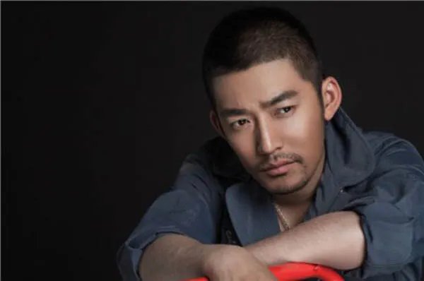 江珊现任老公张博简历 又一起娱乐圈里的姐弟恋