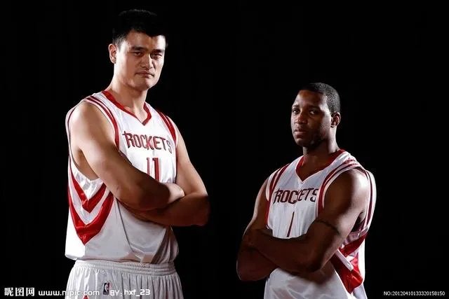 姚明入选名人堂，他在NBA历史上能排第几？