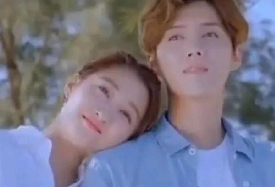 关晓彤晒照为鹿晗庆生破分手传闻是怎么回事