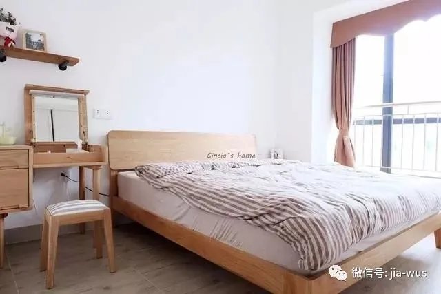 卧室梳妆台应该怎么放?这几点告诉你