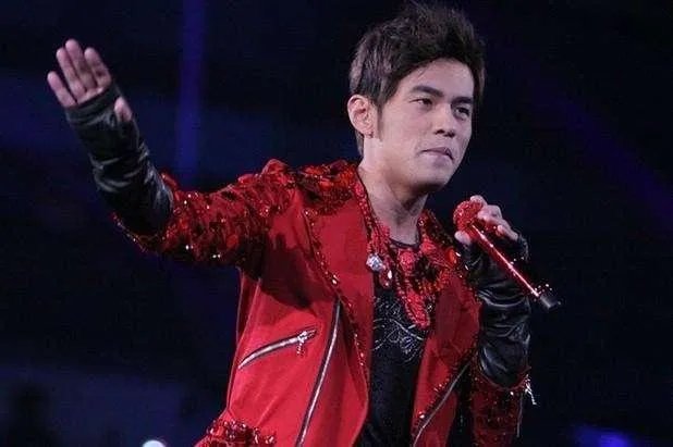 理性讨论一下，周杰伦和张学友的唱功谁更厉害？