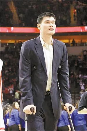 姚明入选名人堂，他在NBA历史上能排第几？