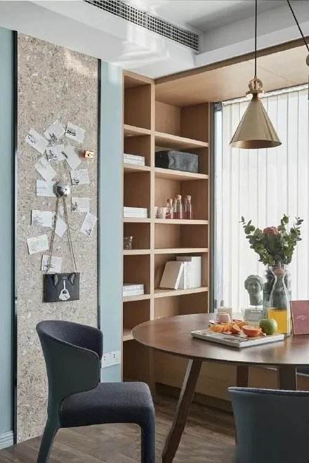 以浅色调为主,原木为依托的北欧风格设计