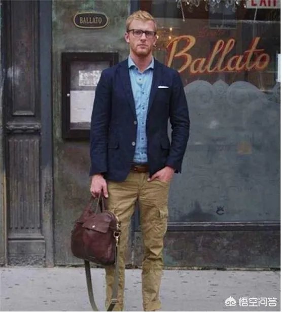 工装裤怎么搭配上衣？