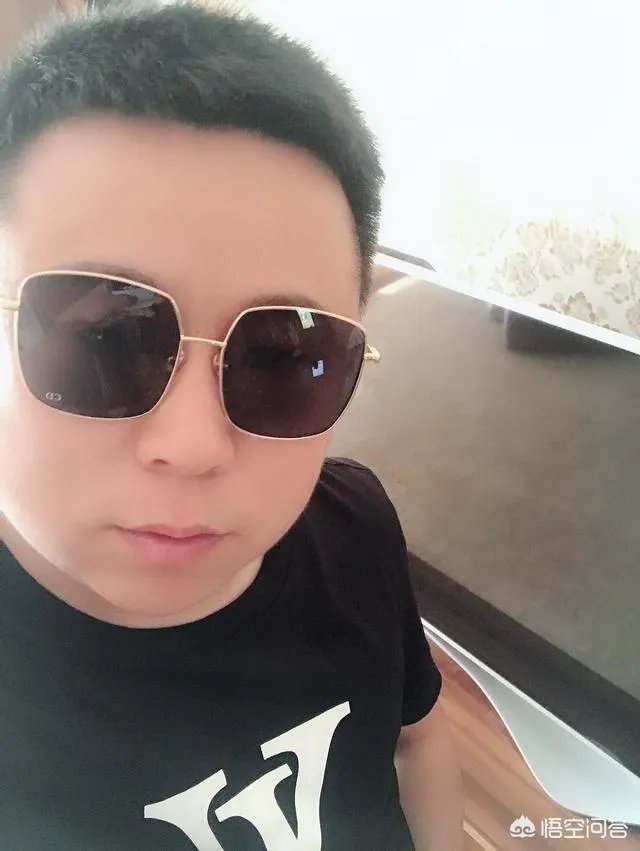 圆脸适合什么形状的眼镜框架？