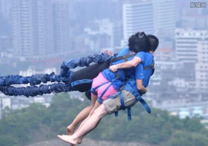 白云山蹦极多少钱 惊险刺激又便宜！