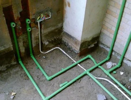 水管有水怎么接水管