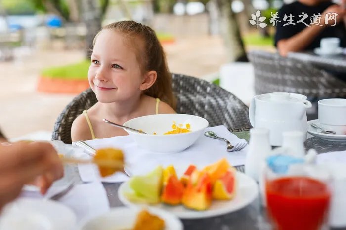 羊奶粉为什么有贵的有便宜的 羊奶粉选购技巧