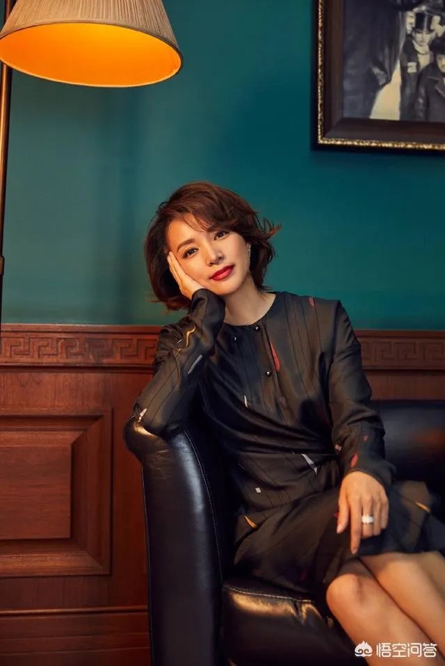 如何评价董卿的长相?