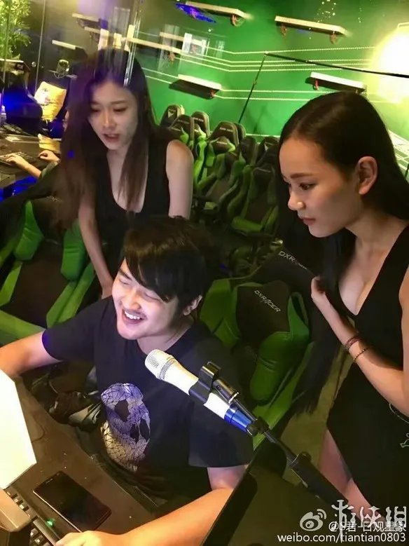 上海最牛网吧：通宵120元/晚 设“王思聪土豪包厢”