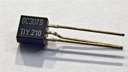 a1015是什么管子