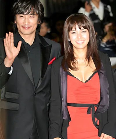 车仁表申爱罗夫妻恩爱 当选“模范夫妇”第一位