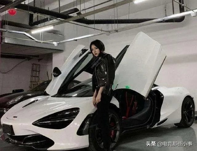 斗鱼主播丑人齐深夜复播,爆某神豪身价,每月零花钱有上千万,你有何看法?