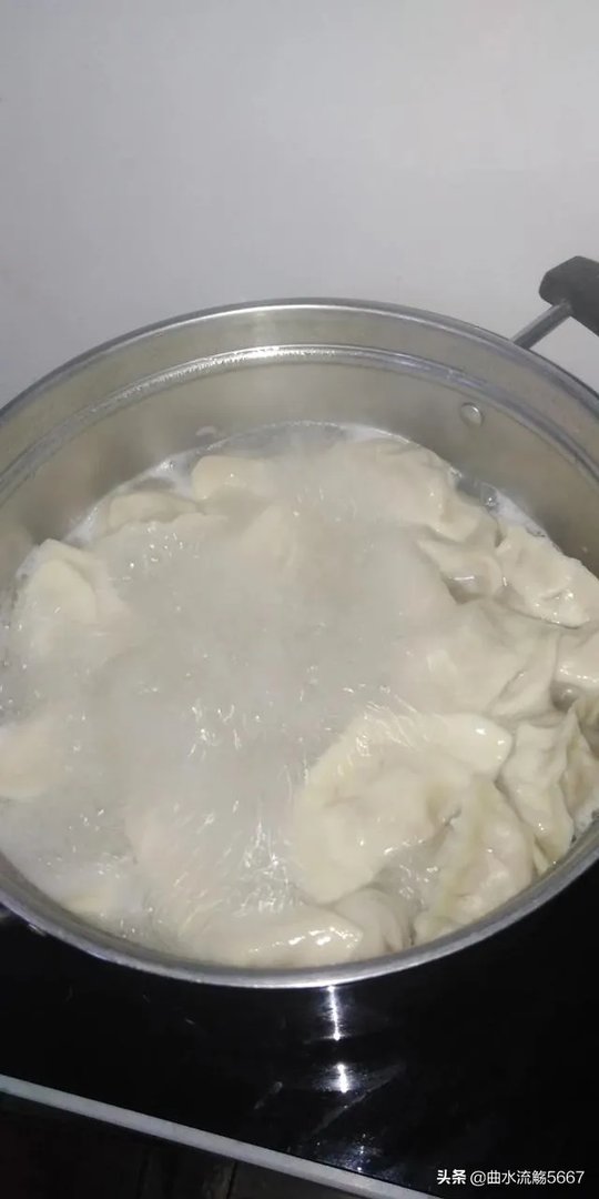 芹菜猪肉馅水饺的做法步骤图,怎么做好吃?