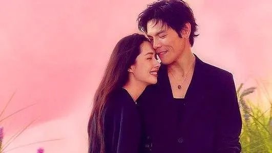 曝郭碧婷中秋夜产女，谁在郭碧婷身边陪产？