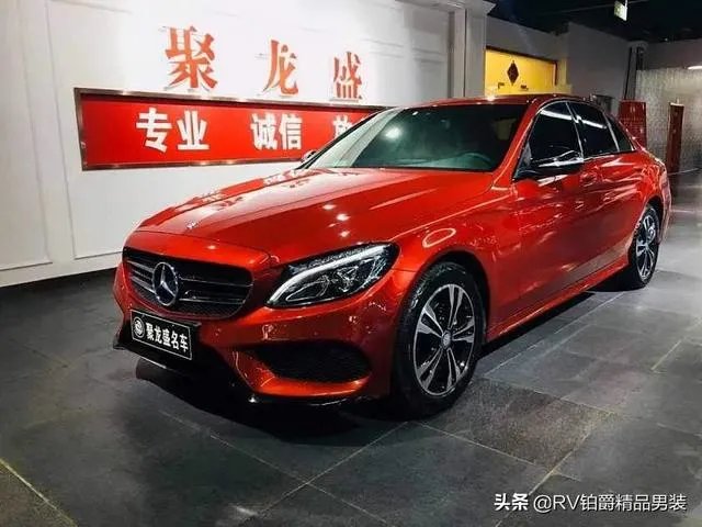 三万预算(拿来装b),是买lv的包包还是vca的手链?