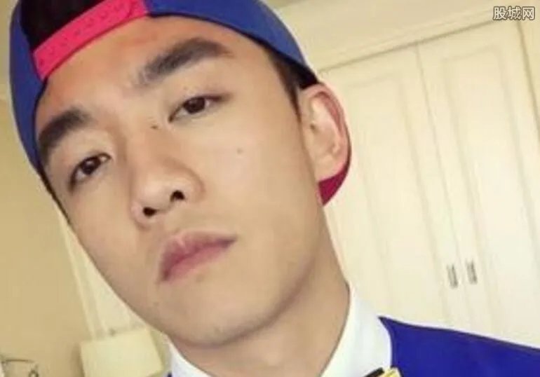 林西娅与郑凯床照 林西娅疑似暧昧短信也被曝光