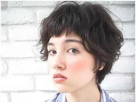 自来卷适合什么样的发型？