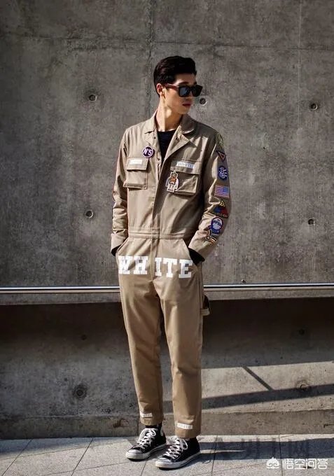 工装裤怎么搭配上衣？