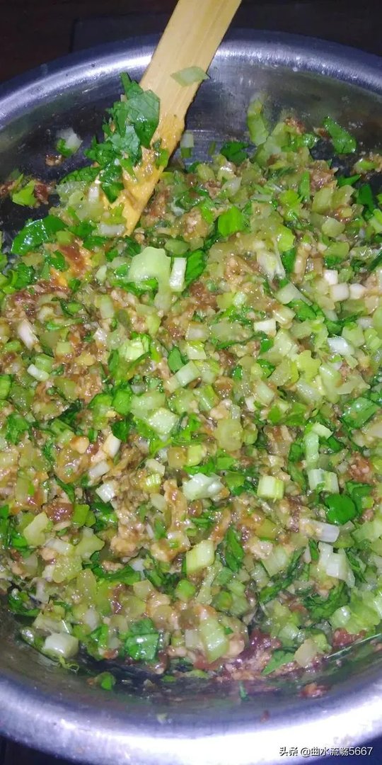 芹菜猪肉馅水饺的做法步骤图,怎么做好吃?