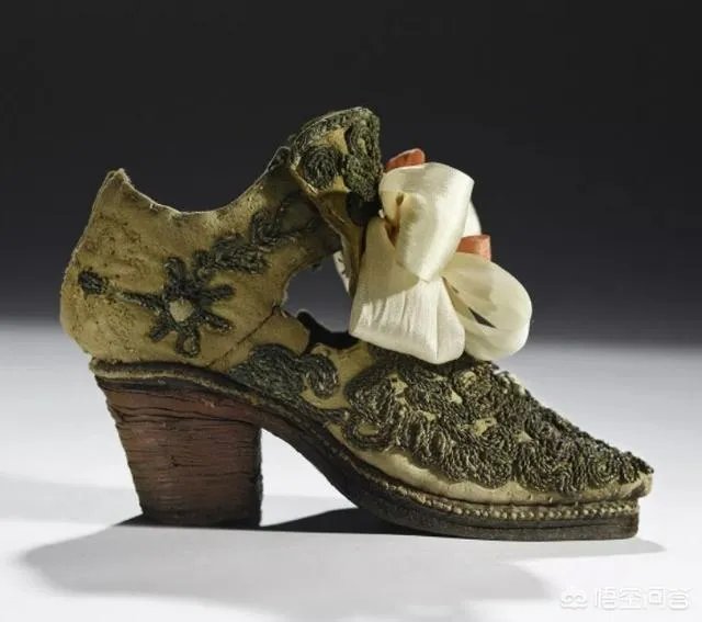 男人为什么不穿高跟鞋？