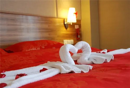 婚礼装饰用品有哪些  如何布置婚礼现场