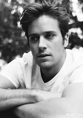 你是如何看待“暮光男”罗伯特帕丁森成为新任蝙蝠侠的？