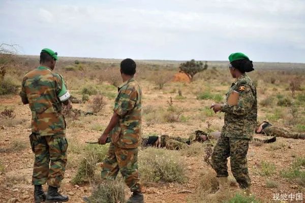 索马里青年党成员都是青年人吗?为什么要加入这种党派?