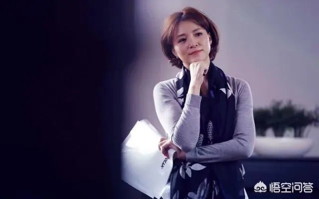 如何评价董卿的长相?