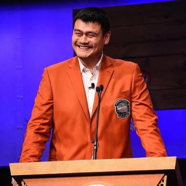 姚明入选名人堂，他在NBA历史上能排第几？