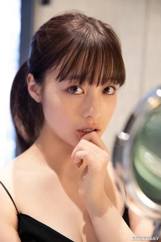 桥本环奈写真再出新美照 床上私房照小露性感