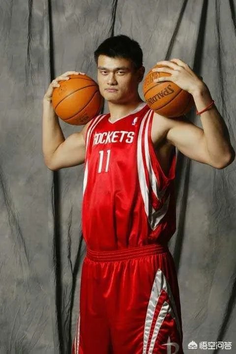 姚明入选名人堂，他在NBA历史上能排第几？