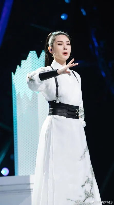 为何程莉莎参加《浪姐2》,会毁了郭晓冬的事业?