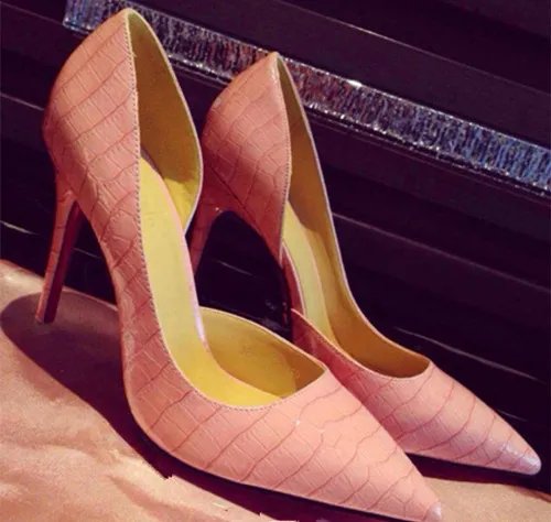 婚纱摄影哪里拍得好点  拍婚纱照需要自带什么