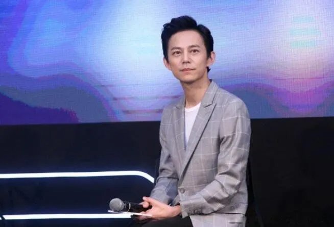 何炅结婚了没有 为什么不承认结婚了是同志吗