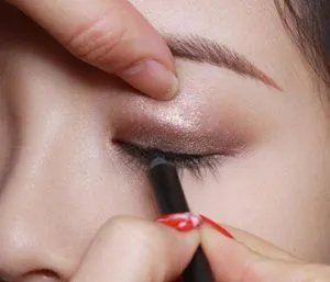 怎样变身昕薇圣诞妆容